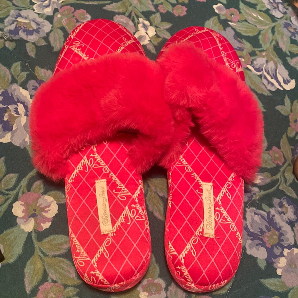 VICTORIA SECRET SLIPPERS